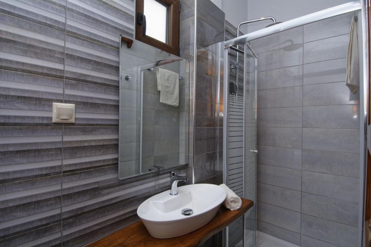 Iatrou House- Villa With Incredible View Portaria  Exterior photo